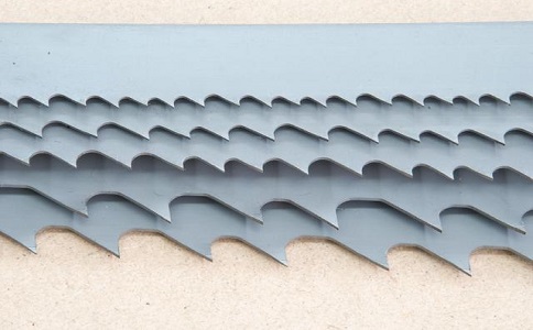 贵州带锯床上的钢丝刷，对于带锯条的重要性
